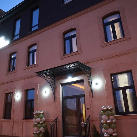 Avior Garni Hotel Subotica Buitenkant foto