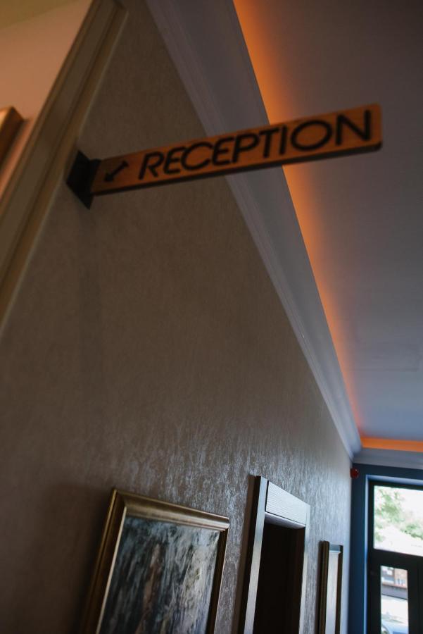 Avior Garni Hotel Subotica Buitenkant foto